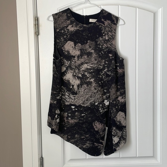 Babaton Hopkins Sleeveless Blouse - Picture 3 of 6